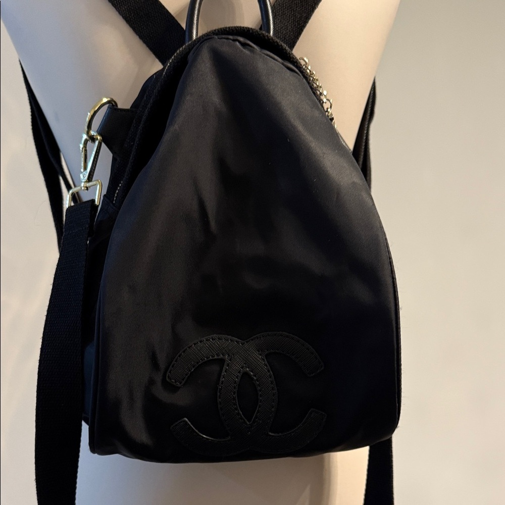 Chanel Elegant Black Backpack - Picture 2 of 8
